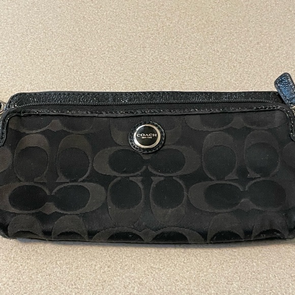Coach canvas wristlet pre owned - Picture 1 of 8